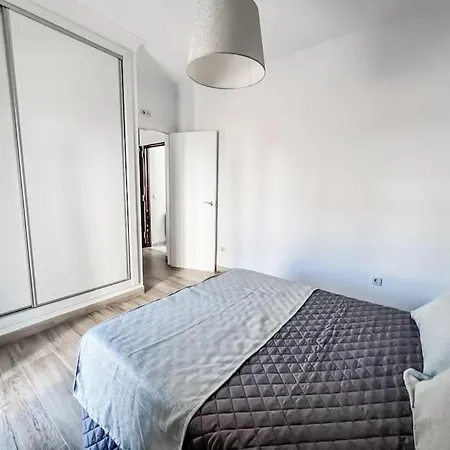 2 Bedroom With Large Private Terrace *