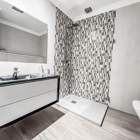 2 Bedroom With Large Private Terrace 内尔哈